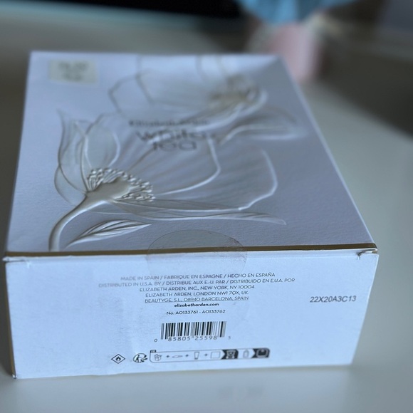 NEW Elizabeth Arden 2-Pc. White Tea Gift Set - Picture 7 of 8